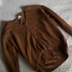 Aritzia - Wilfred Chestnut V-Neck Sweater